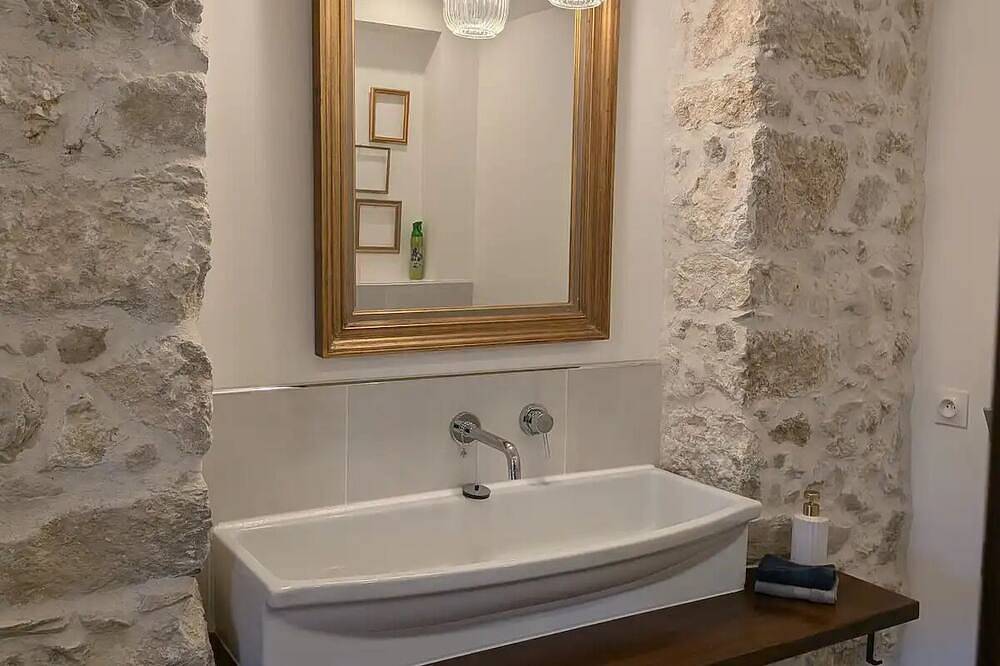 Grande chambre d'hôte confortable et élégante in Montaillou, Ariège