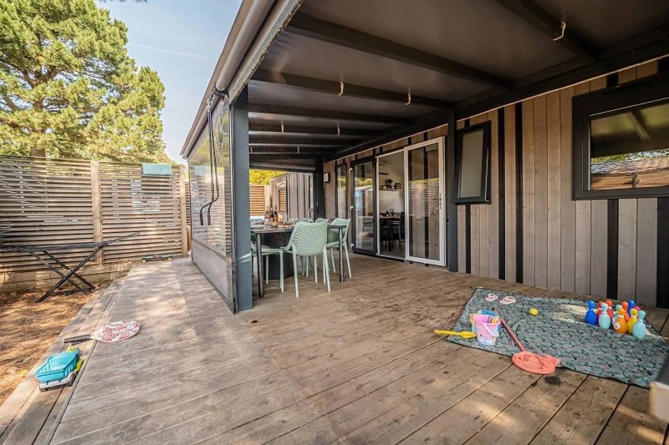 Zecamping 5* familial 1km plage parc aquatique locatif Tv Lv Bbq 36m2 in Brem-sur-Mer, Valle del Loira