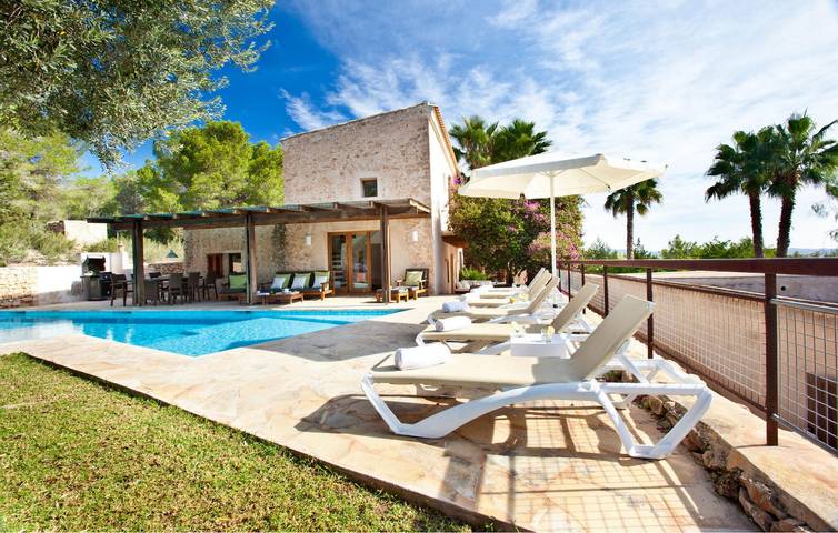 Bungalow voor 11 personen, met Terras en Tuin op Ibiza