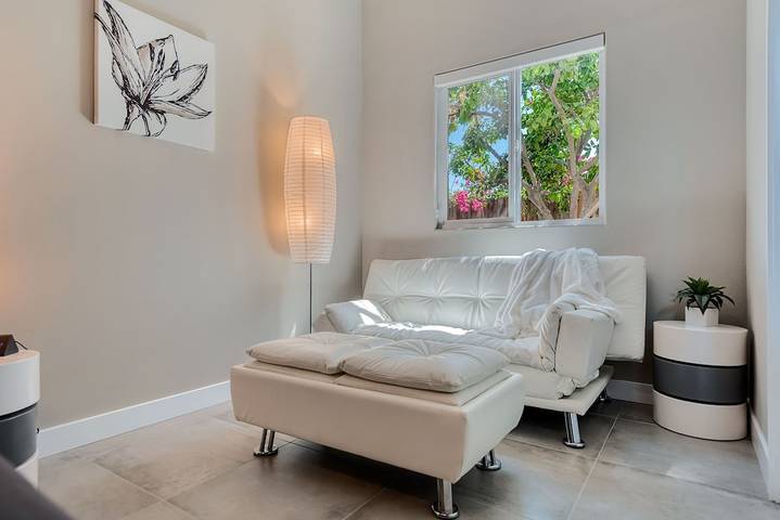 Vacation rental for 9 people, with terrace and yard in La Quinta (CA)