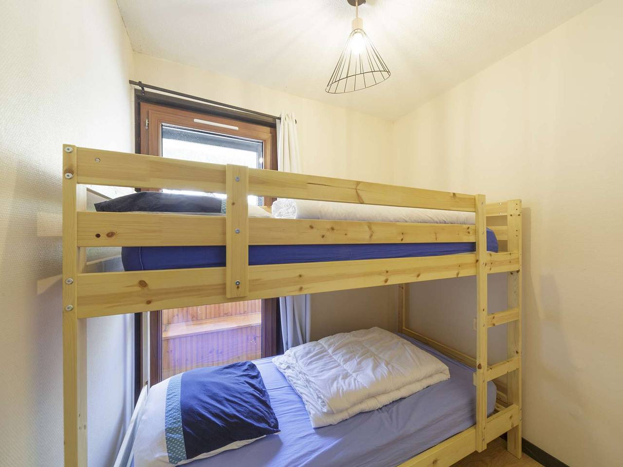 Entire apartment, Charming 30m² apartment, 4 pers, near slopes in Gourette in Gourette, Eaux-Bonnes