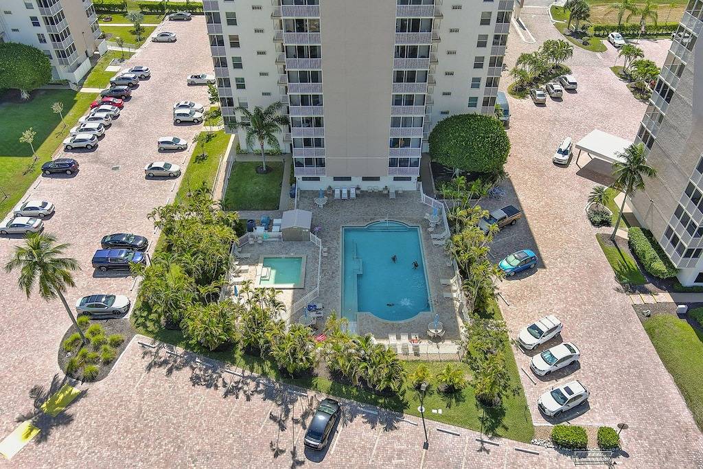Ganze Wohnung, Renovated Condo w/ Gulf Views, Beach Access, 2 Pools + Free Bike for Guests in Bonita Bay, Bonita Springs