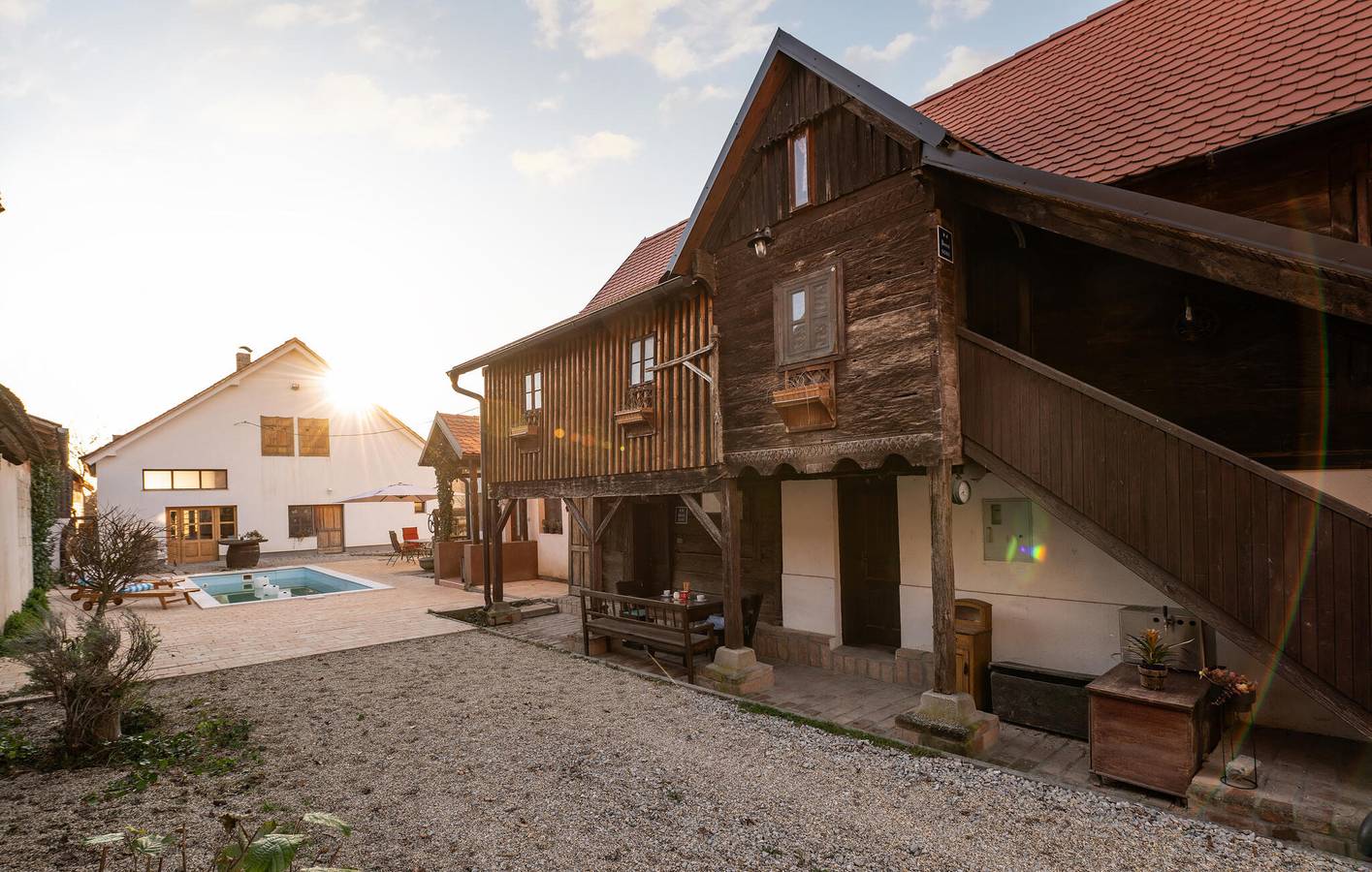 Reizende Ferienwohnung mit Pool in der Nähe der Save – WLAN, Terrasse und Parkplatz in Sisak-Moslavina