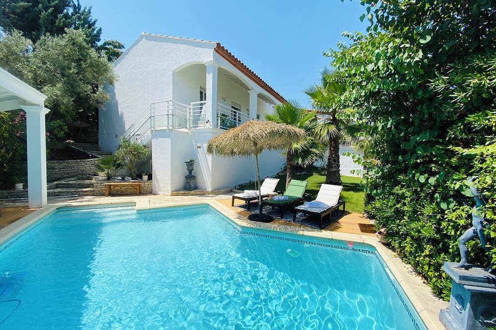 Villa destiné à 6 personnes sur 1000m2 de terrain arboré avec piscine. in Juvignac, Côte méditerranéenne (France)