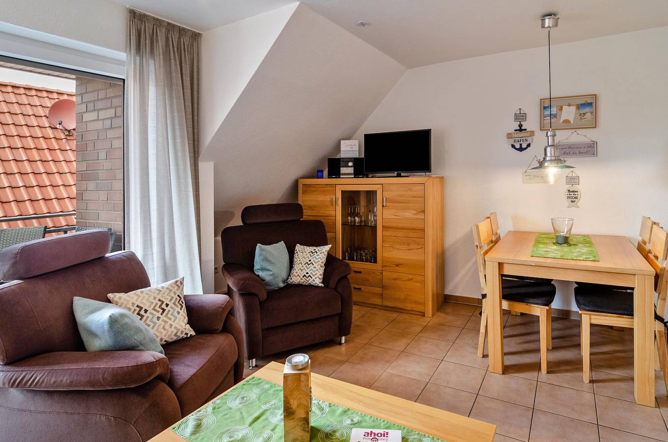 Entire apartment, Neue Sande Apartment with Private Garden, Balcony and Wi-Fi in Beach Norddeich, Norddeich