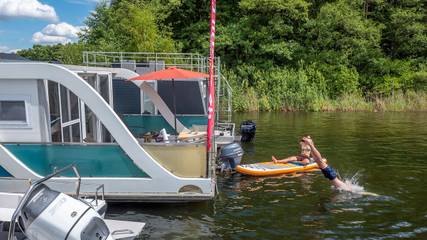 Boot für 2 Personen, mit Terrasse in Mecklenburgische Seenplatte