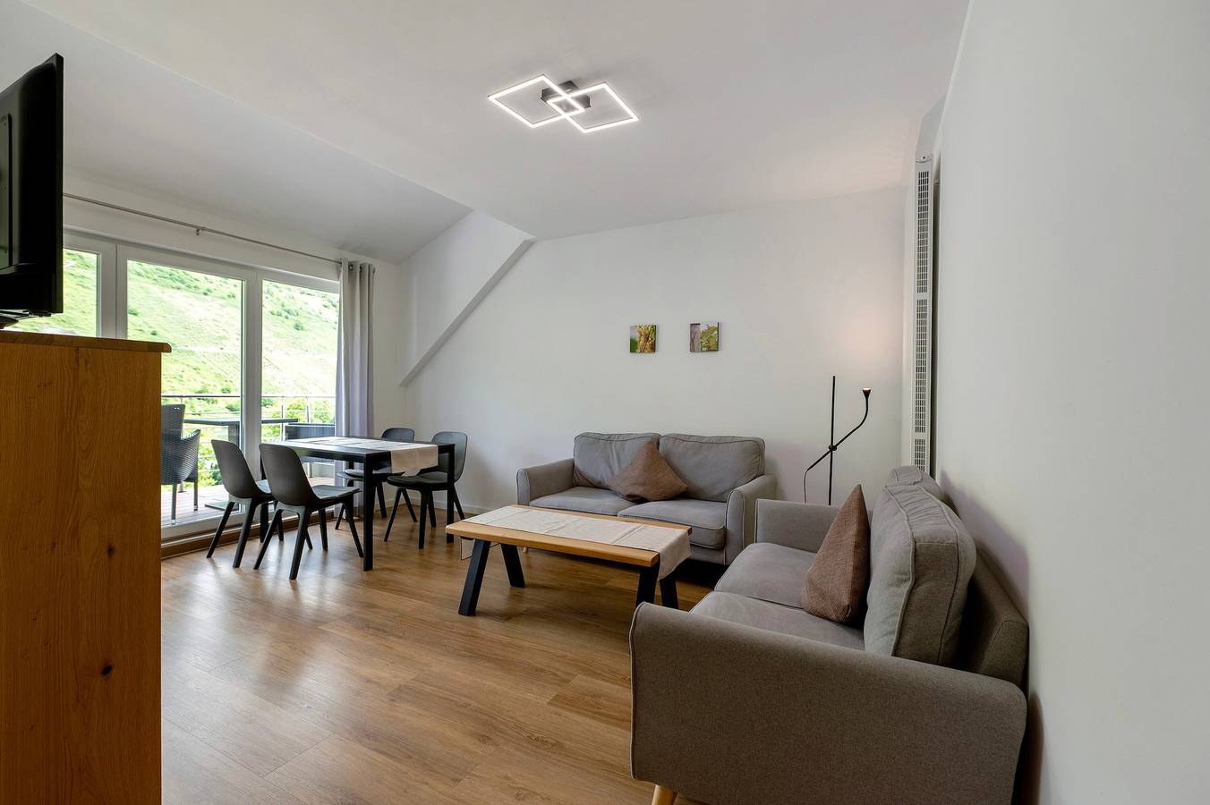 Ganze Wohnung, Ferienwohnung 'Moselnest' mit Seeblick, Garten und Wlan in Briedel, Traben-Trarbach und Umbegung