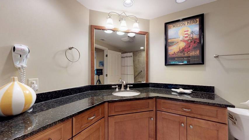 Villa for 6 people, with hot tub and balcony as well as pool and children pool in Hilton Head Island