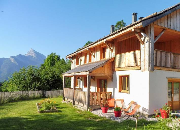 Chalet pour 14 personnes, avec Terrasse et Jardin dans l' Isère
