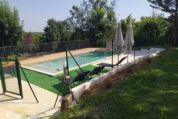 Gîte pour 8 personnes, avec jardin et terrasse à Caylus
