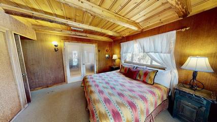 Log Cabin for 12 Guests in Utah, USA, Picture 3