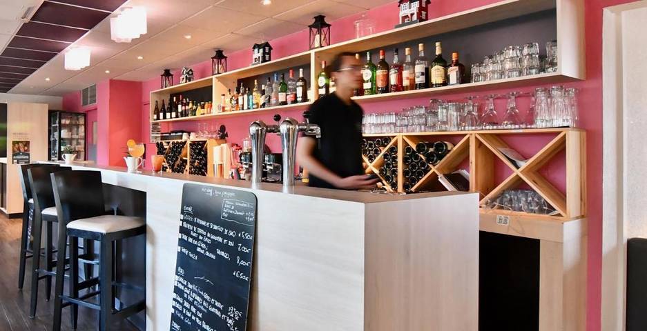 Hôtel pour 2 personnes, avec jardin à Chambray-lès-Tours - 4