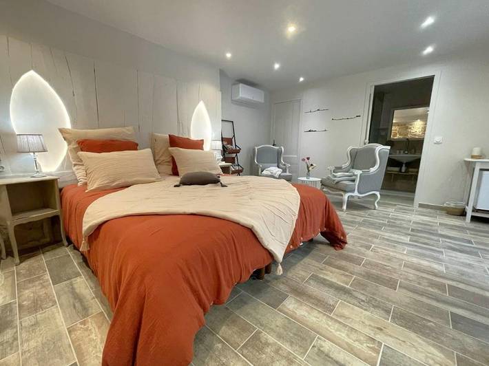 Location de vacances pour 2 personnes, avec Terrasse ainsi que Jardin et Piscine à Salviac - 2
