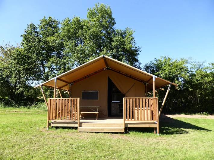 Camping pour 6 personnes, avec terrasse, animaux acceptés à Le Muy
