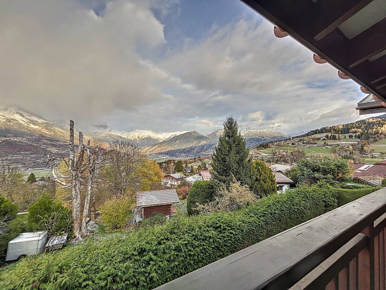 Studio entier, Studio mezzanine chaleureux au centre de Combloux avec parking in Combloux, Pays du Mont-Blanc