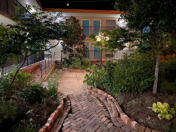 Hotel für 4 Personen, mit Garten - 1