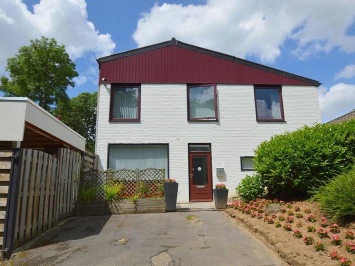 Vakantieappartement voor 8 personen, with Terras and Whirlpool as well as Tuin and Sauna in Schin op Geul