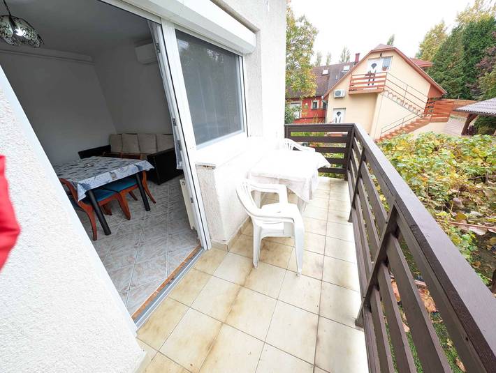 Ferienwohnung für 5 Personen, mit Balkon und Garten in Zamardi - 2