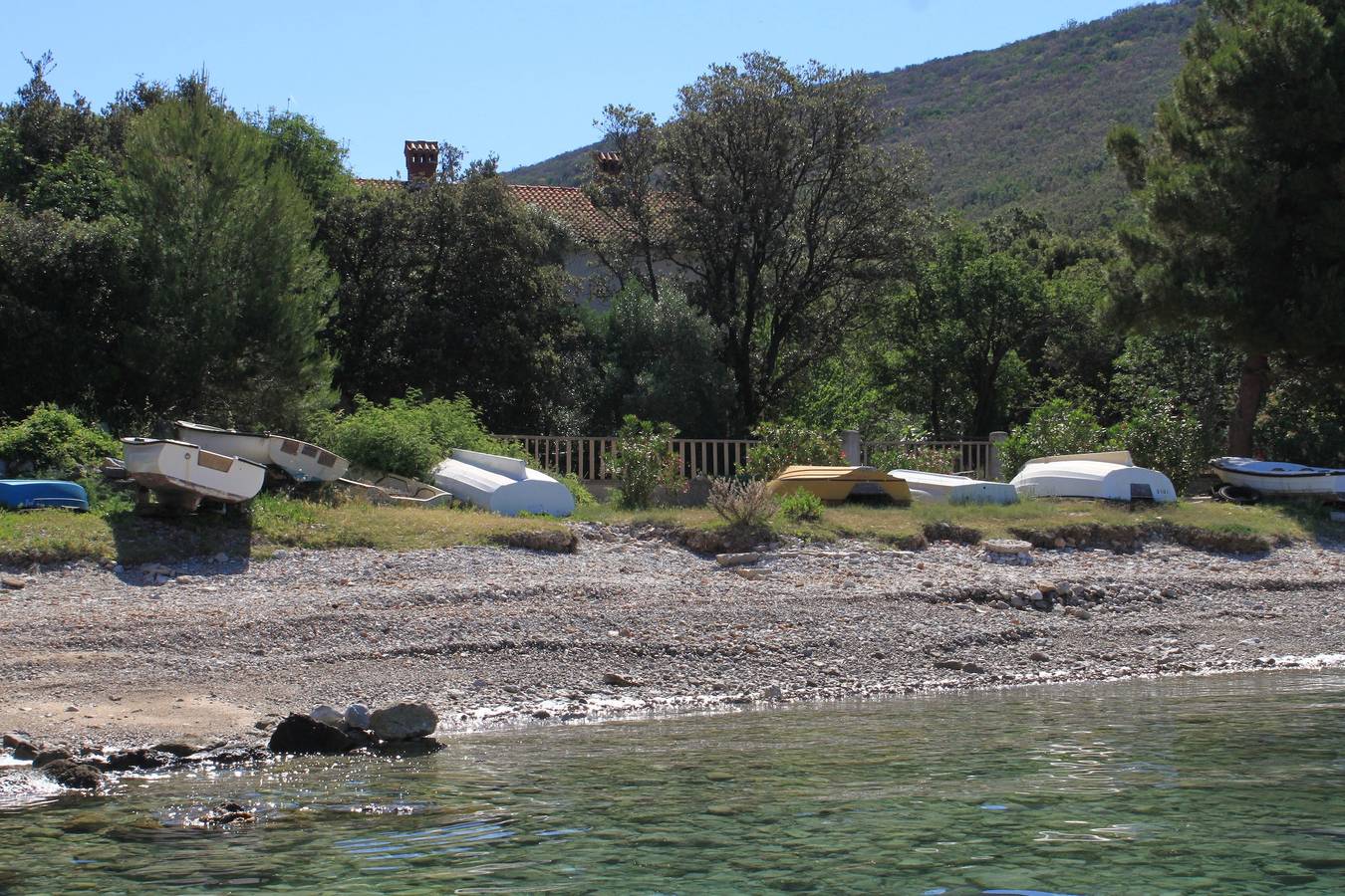 Ganze Wohnung, 3-Zimmer-Ferienwohnung am Strand Bucht Merascica, Cres A-8071-a in Martinscica, Cres