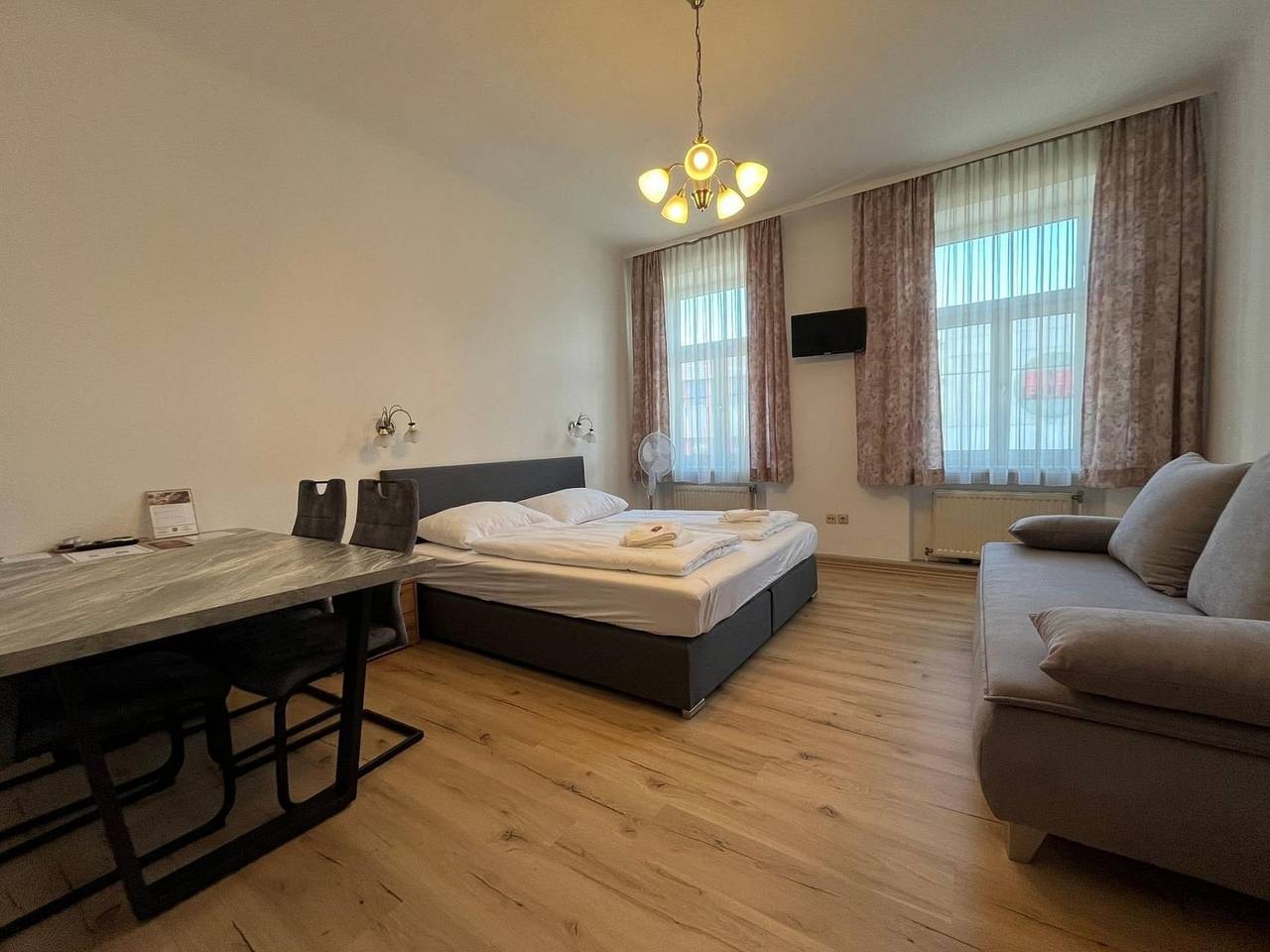 Ganze Ferienwohnung, Mariazellerhof Room 103 in Sankt Pölten, Mostviertel Region