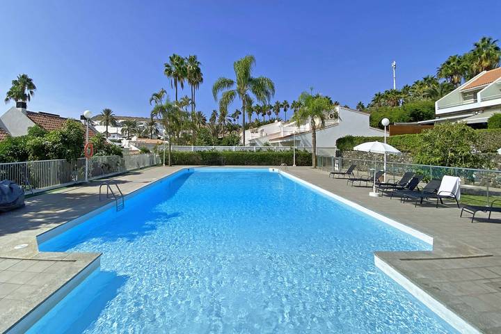 Apartamento para 6 personas, con Terraza además de Jardín y Piscina en Pasito Blanco