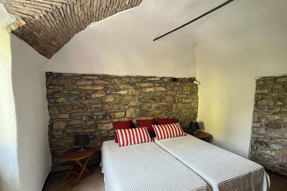 Casa Rustica di Vasia \ndorfhaus mit Panoramaterasse in herrlicher Umgebung! in Vasia, Riviera di Ponente