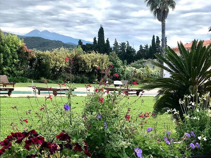 Location de vacances pour 2 personnes, avec Terrasse ainsi que Jardin et Piscine à Saint-Michel-de-Llotes