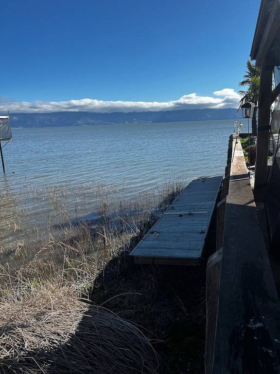 Luxe and Spacious Lakefront House with Brand New Dock and Boat Lift in Lakeport, California North Coast