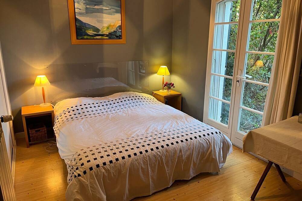 Magnifique vue mer, climatisation, piscine chauffée à débordement, calme, 6 Chbr in Carqueiranne, Côte méditerranéenne (France)