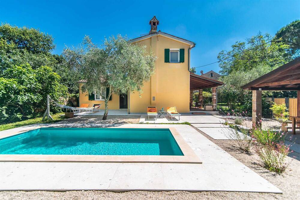Casa Peronospora in Juricani, Umaška regija
