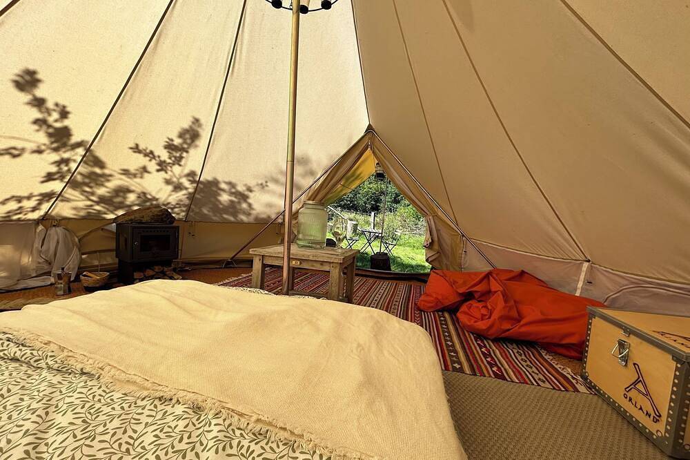 A comfortable bivouac in the heart of nature. The perfect stopover for hikers. in Redu, Libin