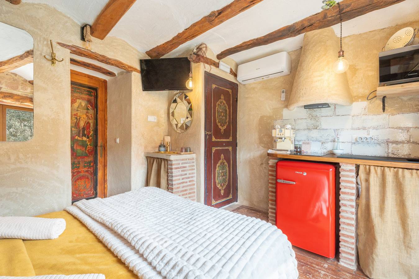 Appartement 'Gnomo' met Uitzicht op de Bergen, Wi-Fi en Airconditioning, foto 14