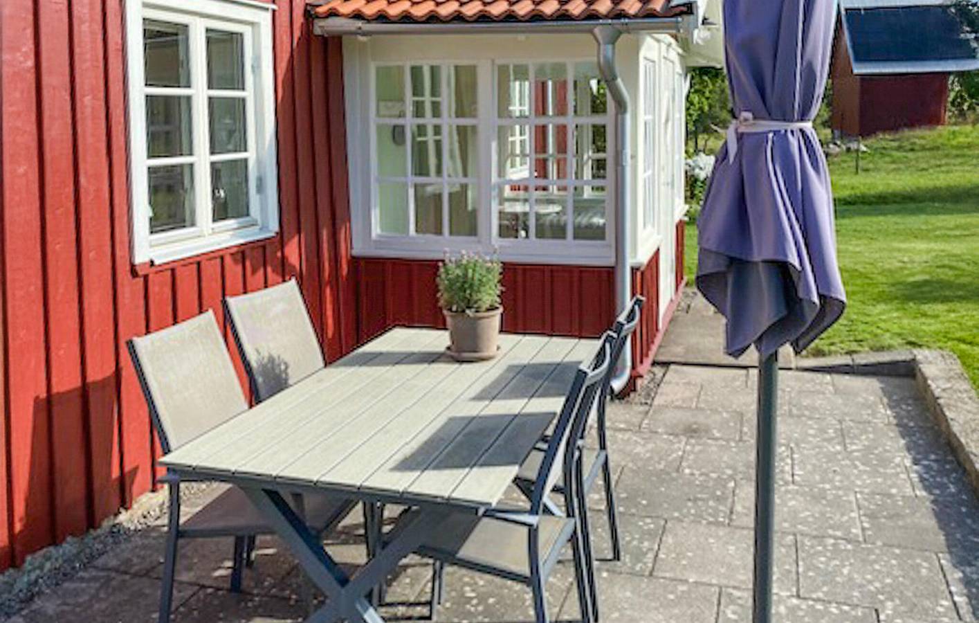 Holiday home for 4 people with terrace in Västergötland