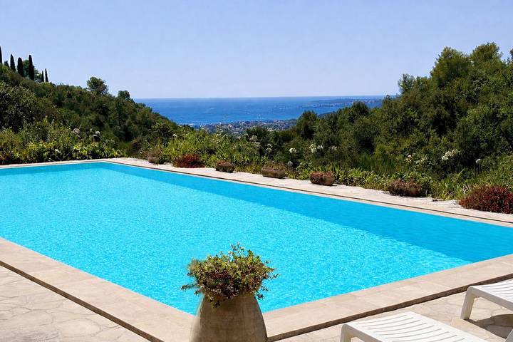 Villa pour 10 personnes, avec jardin ainsi que balcon et sauna à Saint-Paul-de-Vence