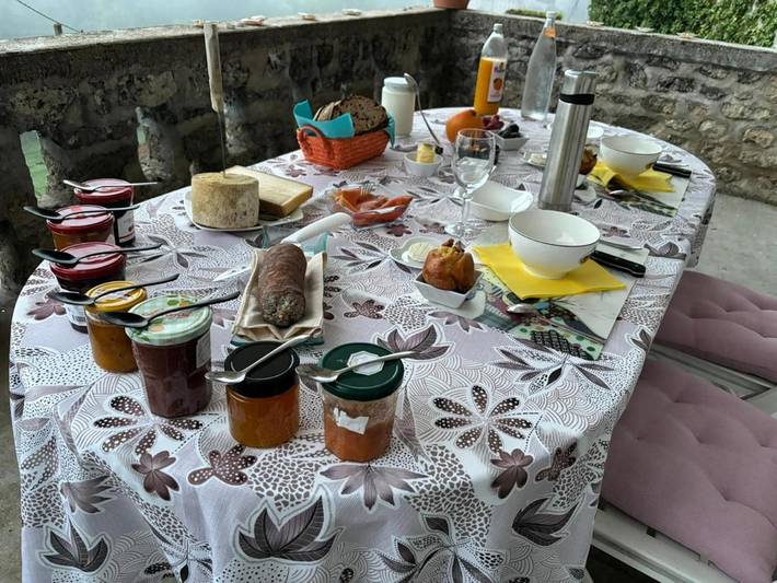 Location de vacances pour 2 personnes, avec vue et terrasse à Cabrerets - 2