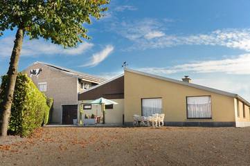 Gîte pour 6 personnes, avec jardin à Lokeren