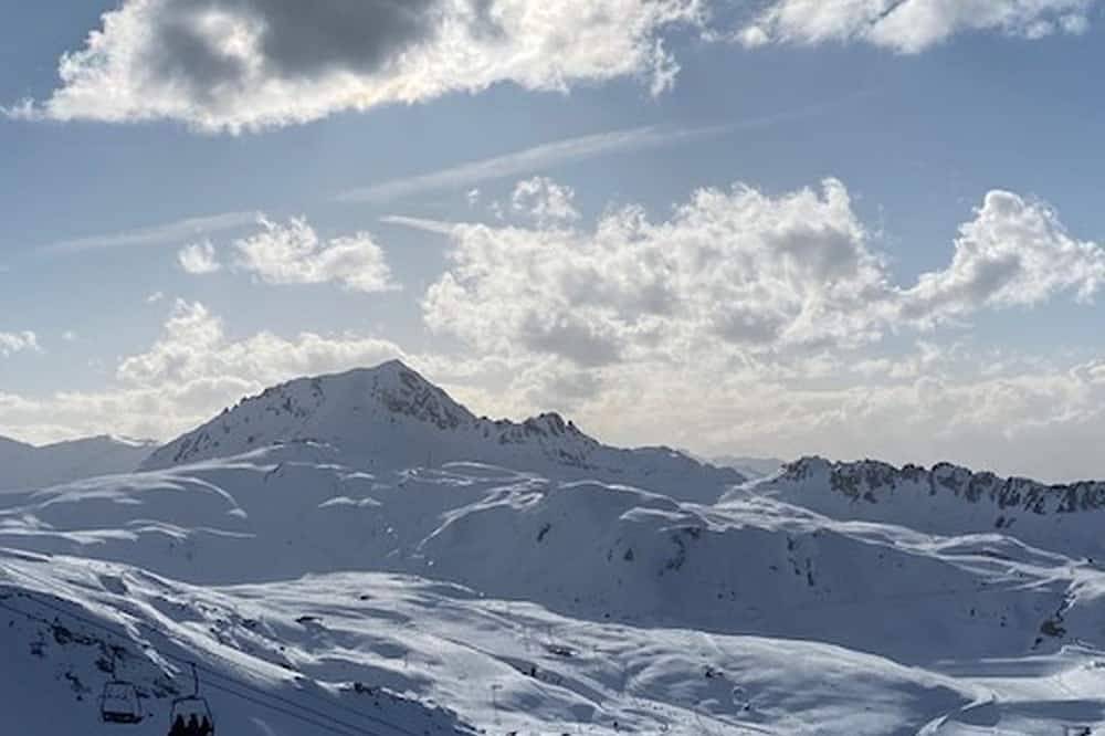 Apartamento entero, At the foot of the major ski resorts: 3-room apartment. in Sainte-Foy-Tarentaise, Albertville region