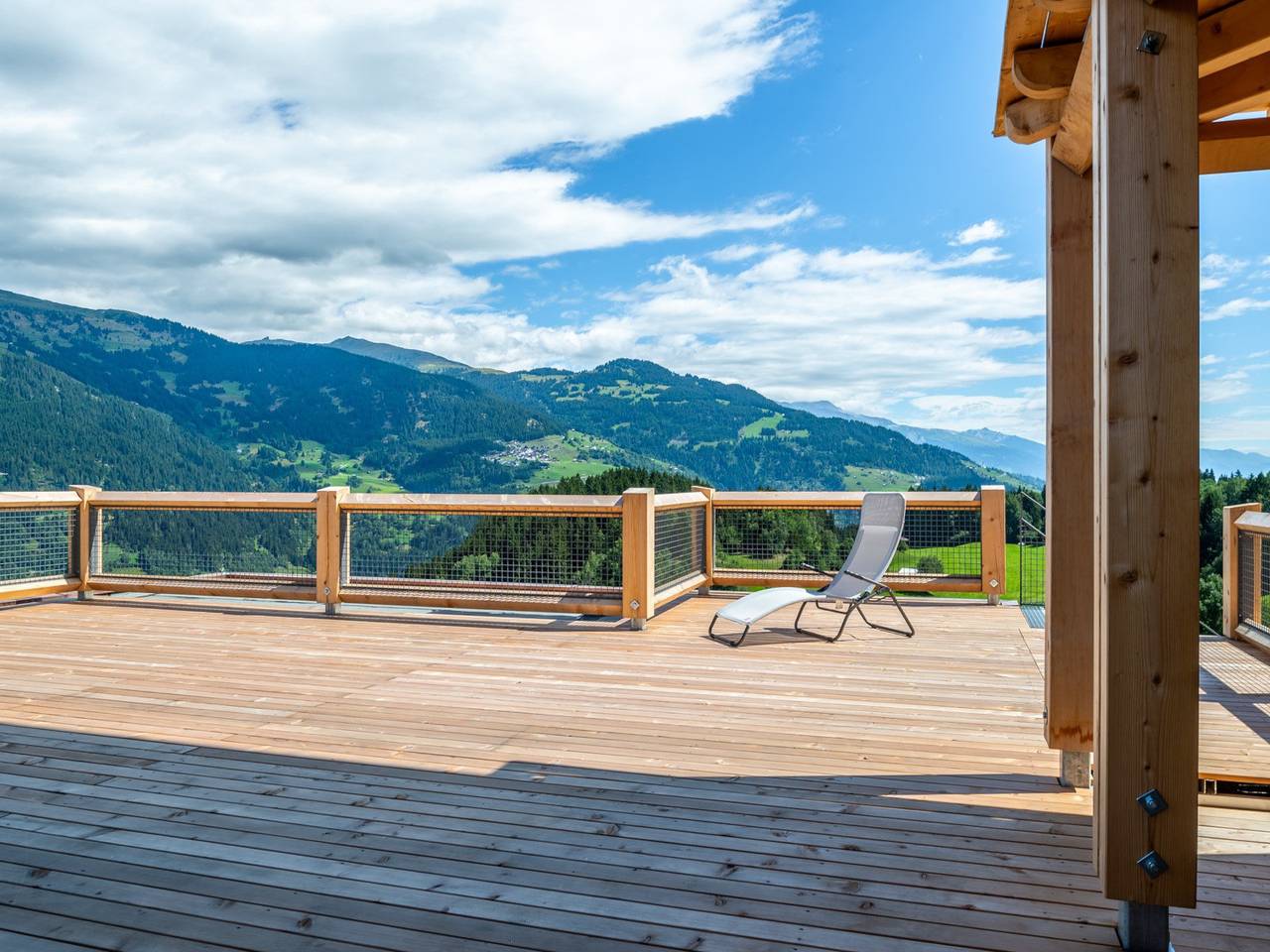 Ganze Ferienwohnung, Ferienhaus Regan, Obersaxen-Valata - Wohnung Buche, 2.5 Zimmer Ferienwohnung für max. 4 Pers. im Eg in Obersaxen, Obersaxen-Mundaun