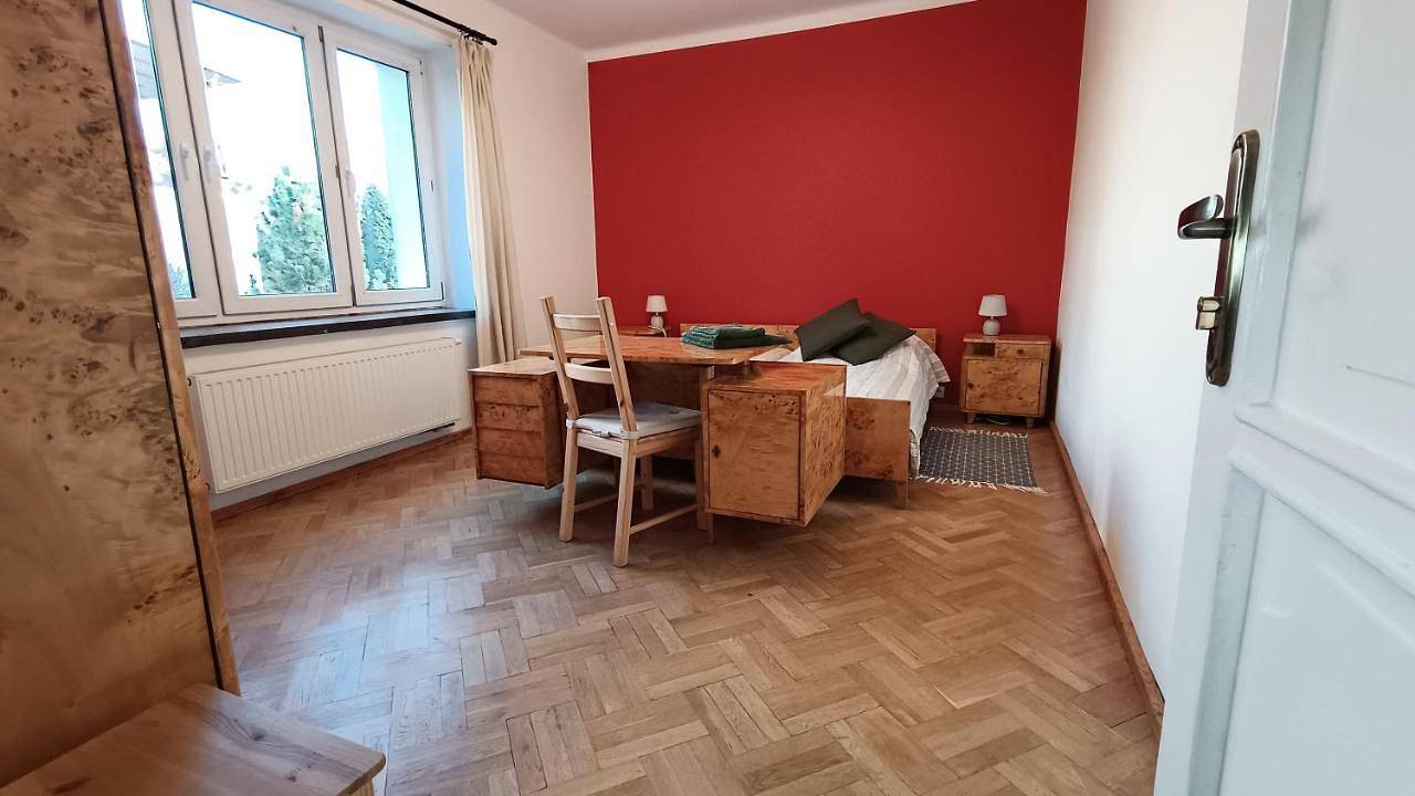 Three-Bedroom House in Wawer, Warszawa
