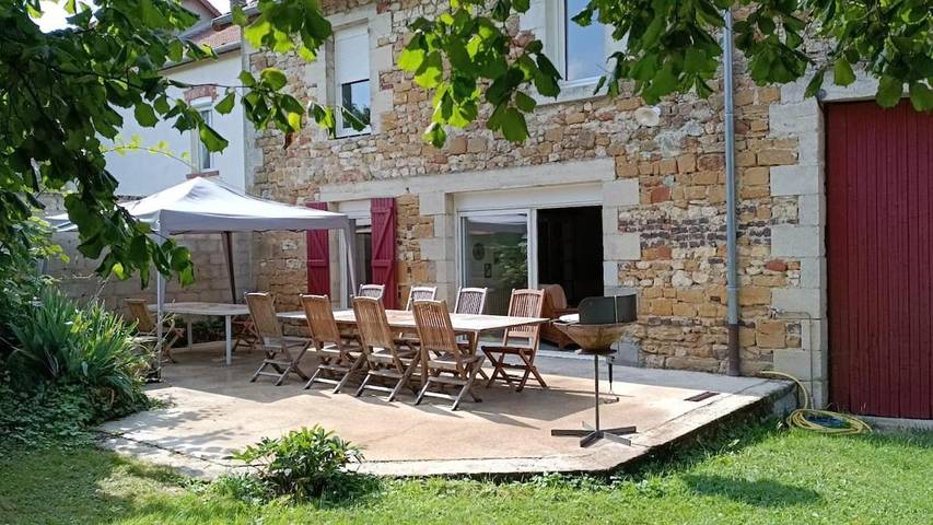 Location de vacances pour 10 personnes, avec jardin et piscine dans Lac de Bairon - 4