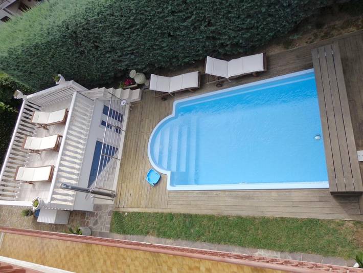 Ferienwohnung für 5 Personen, mit Balkon und Whirlpool sowie Terrasse und Garten in Koper