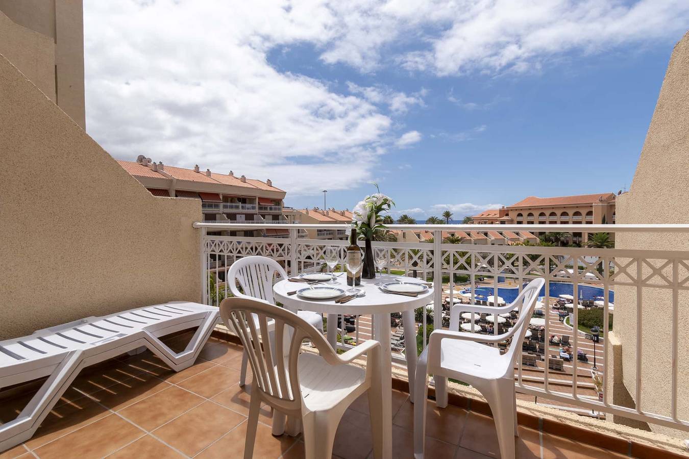 Ganze Wohnung, Ferienwohnung für 4 Personen mit Balkon/Terrasse in Playa de las Américas, Arona