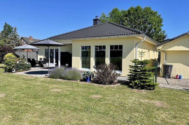 Ferienhaus für 5 Personen, mit Terrasse und Garten sowie Sauna - 1