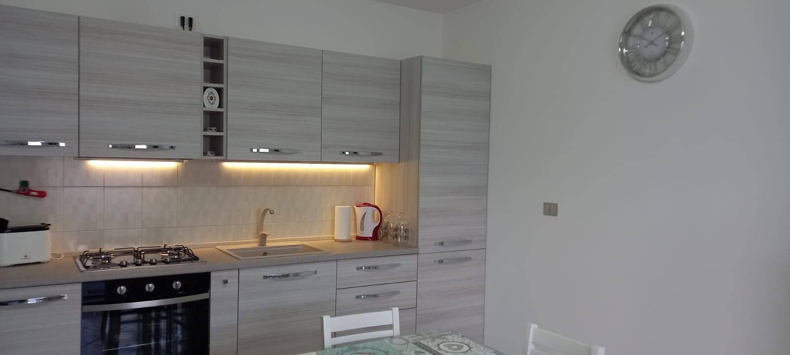 Ferienhaus 'Appartamento Paradiso' mit Meerblick, Wi-Fi und Klimaanlage in Torre Pali, Salve