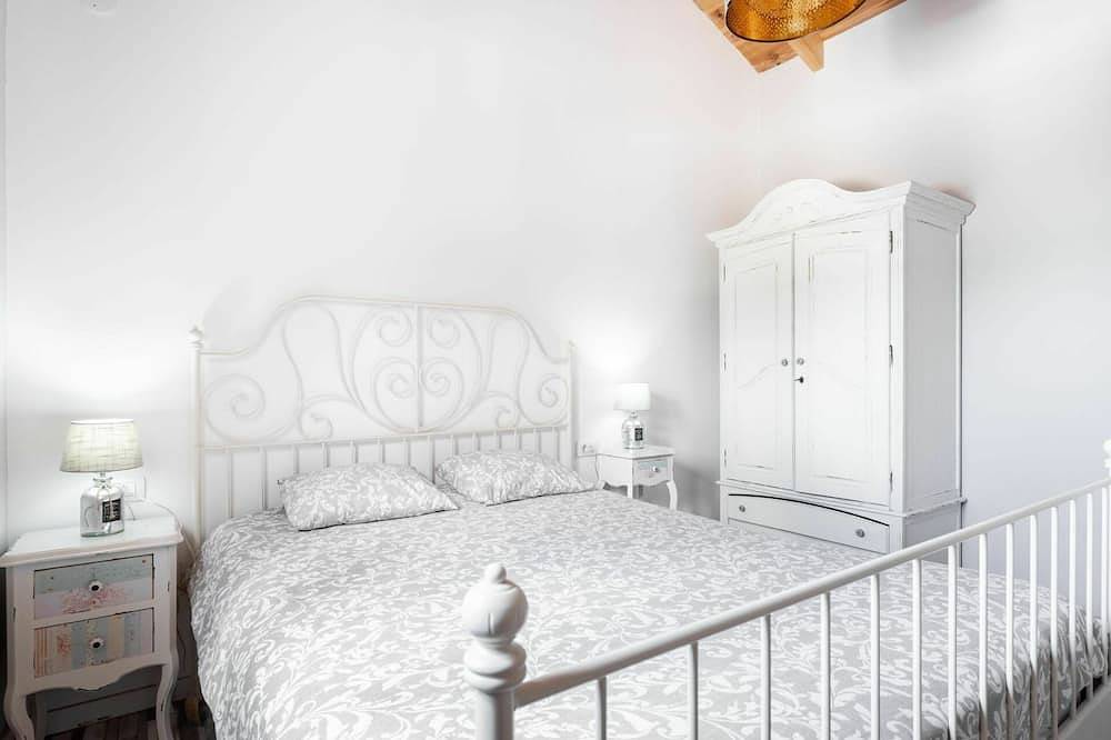 Casa de vacaciones privada con Wifi, piscina privada, Tv, patio, vista panorámica, aparcamiento in La Esperanza, Tenerife Norte