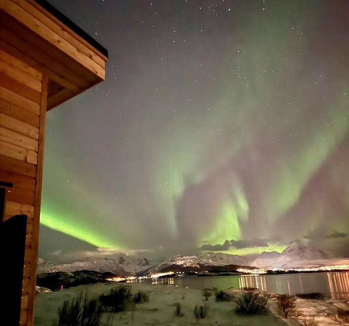 Chalet für 6 Personen, mit Seeblick und Garten sowie Ausblick und Sauna auf den Lofoten - 4