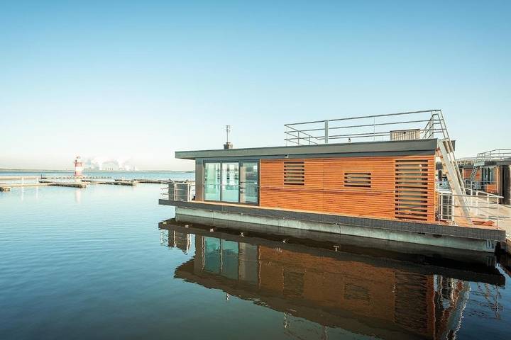 Boot für 4 Personen, mit Terrasse und Seeblick in Sachsen