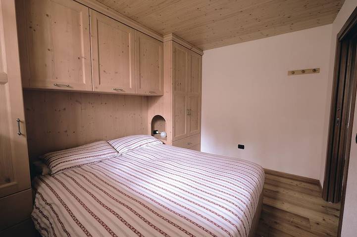 Hübsche Zwei-Zimmer-Wohnung im alpinen Stil in Madesimo (Dorf), Madesimo
