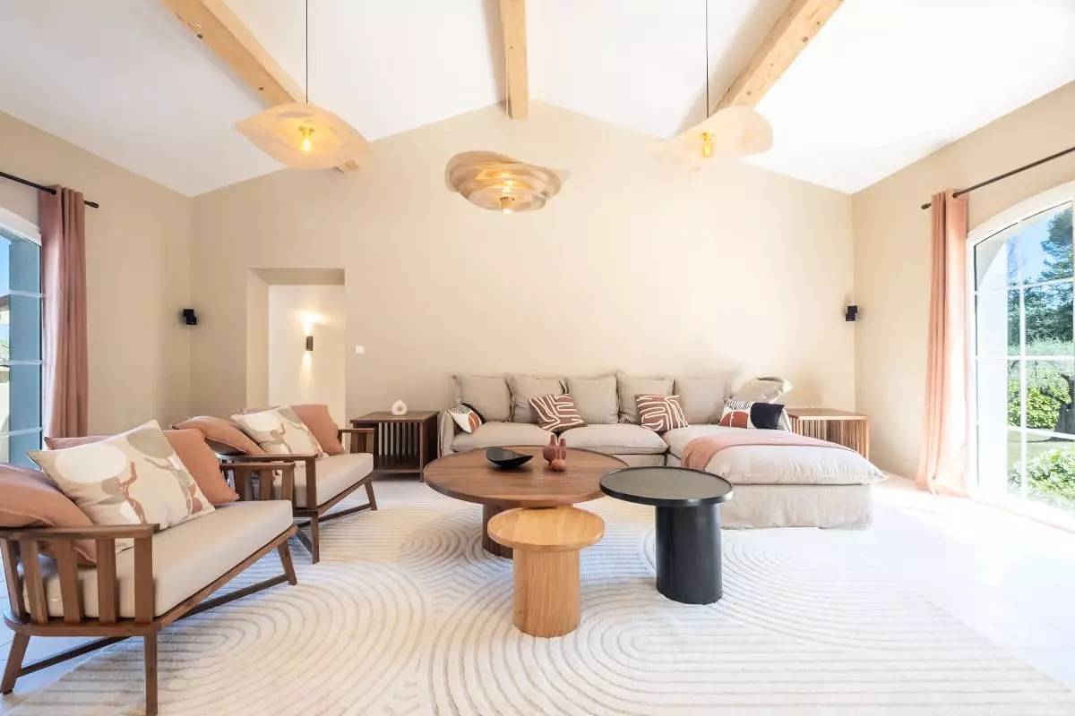 280m2 jewellery and infinity pool in absolute calm in Roquefort-les-Pins, Cannes region