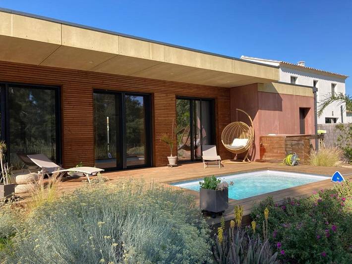 Chambre d’hôte pour 2 personnes, avec piscine ainsi que jardin et vue